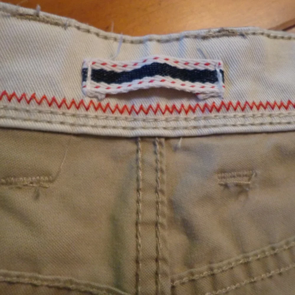 IZOD Saltwater Straight Fit Chino Pants 36W x 32L Khaki Zip/Button Closure